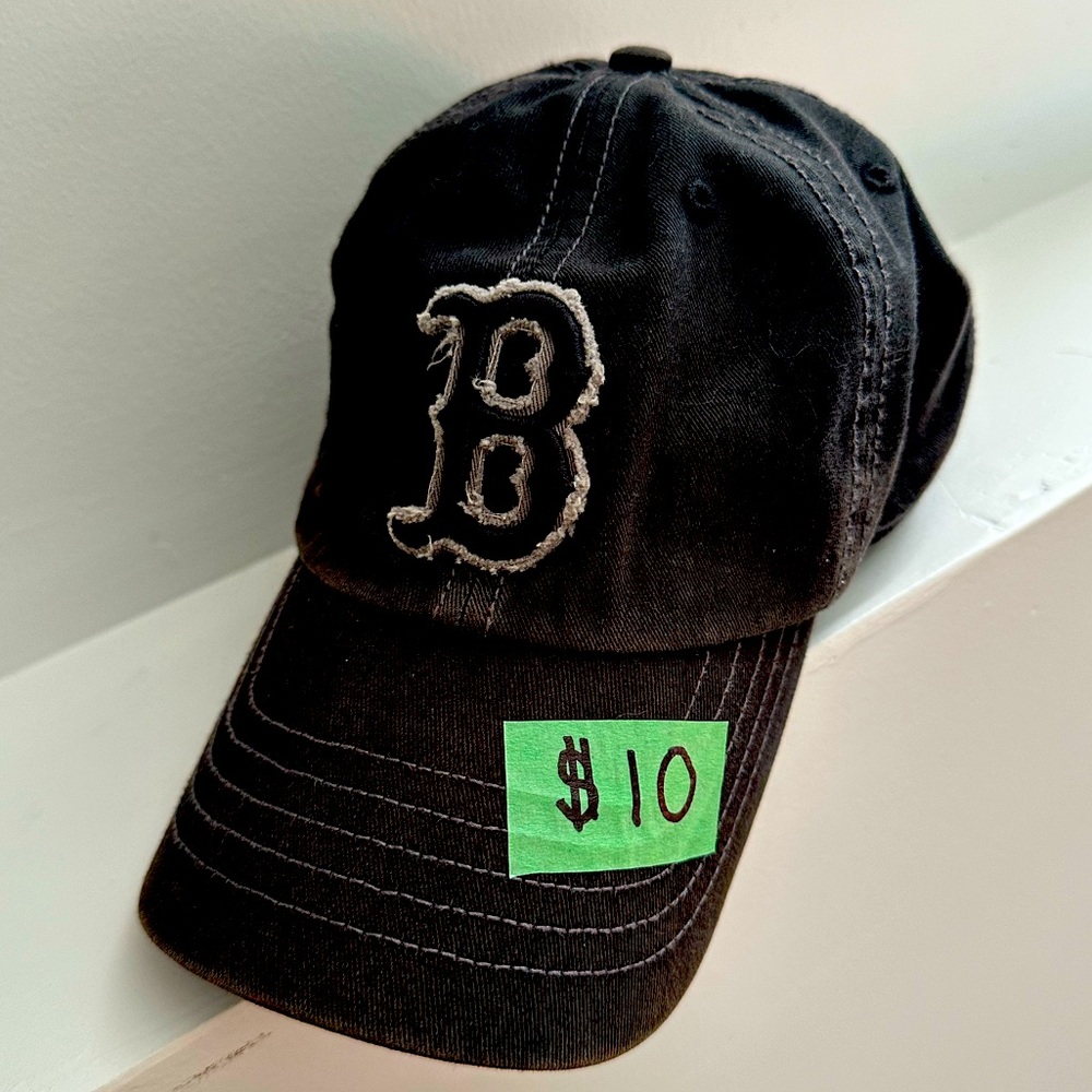Officially licensed, Boston Red Sox fitted cap. Made to look vintage/distressed